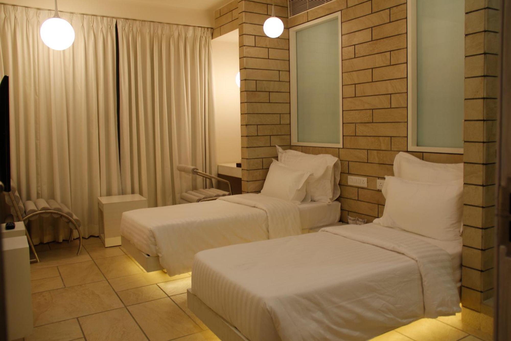 Hotel El Dorado Αχμπανταμπάντ Εξωτερικό φωτογραφία