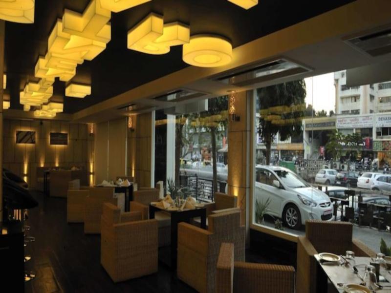 Hotel El Dorado Αχμπανταμπάντ Εξωτερικό φωτογραφία