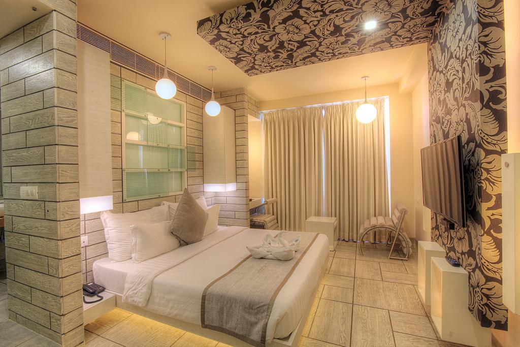 Hotel El Dorado Αχμπανταμπάντ Εξωτερικό φωτογραφία