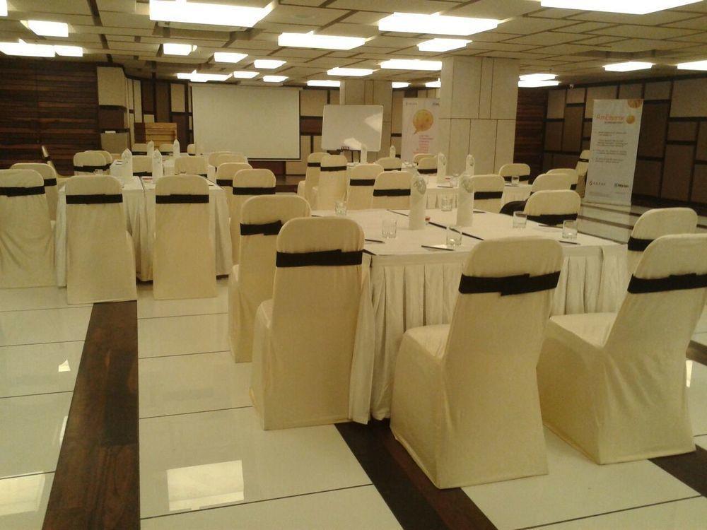 Hotel El Dorado Αχμπανταμπάντ Εξωτερικό φωτογραφία