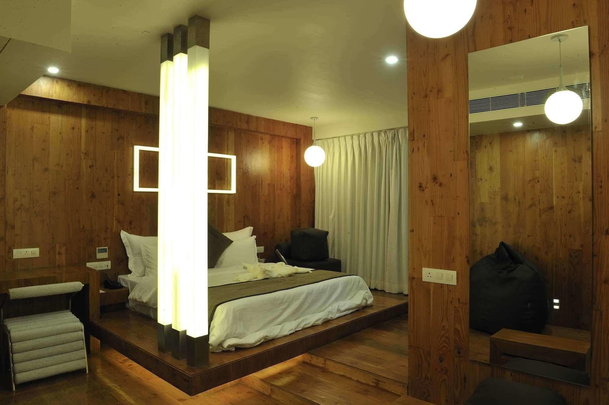 Hotel El Dorado Αχμπανταμπάντ Εξωτερικό φωτογραφία