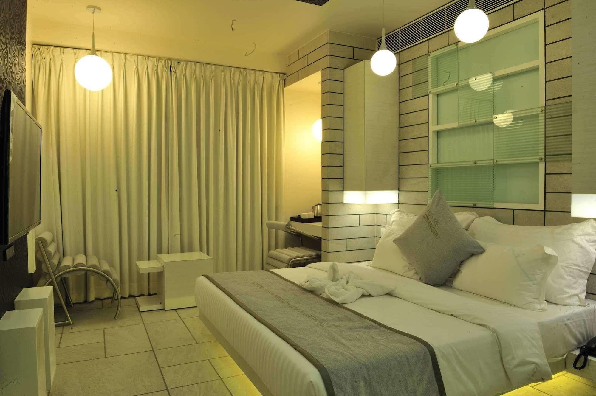 Hotel El Dorado Αχμπανταμπάντ Εξωτερικό φωτογραφία