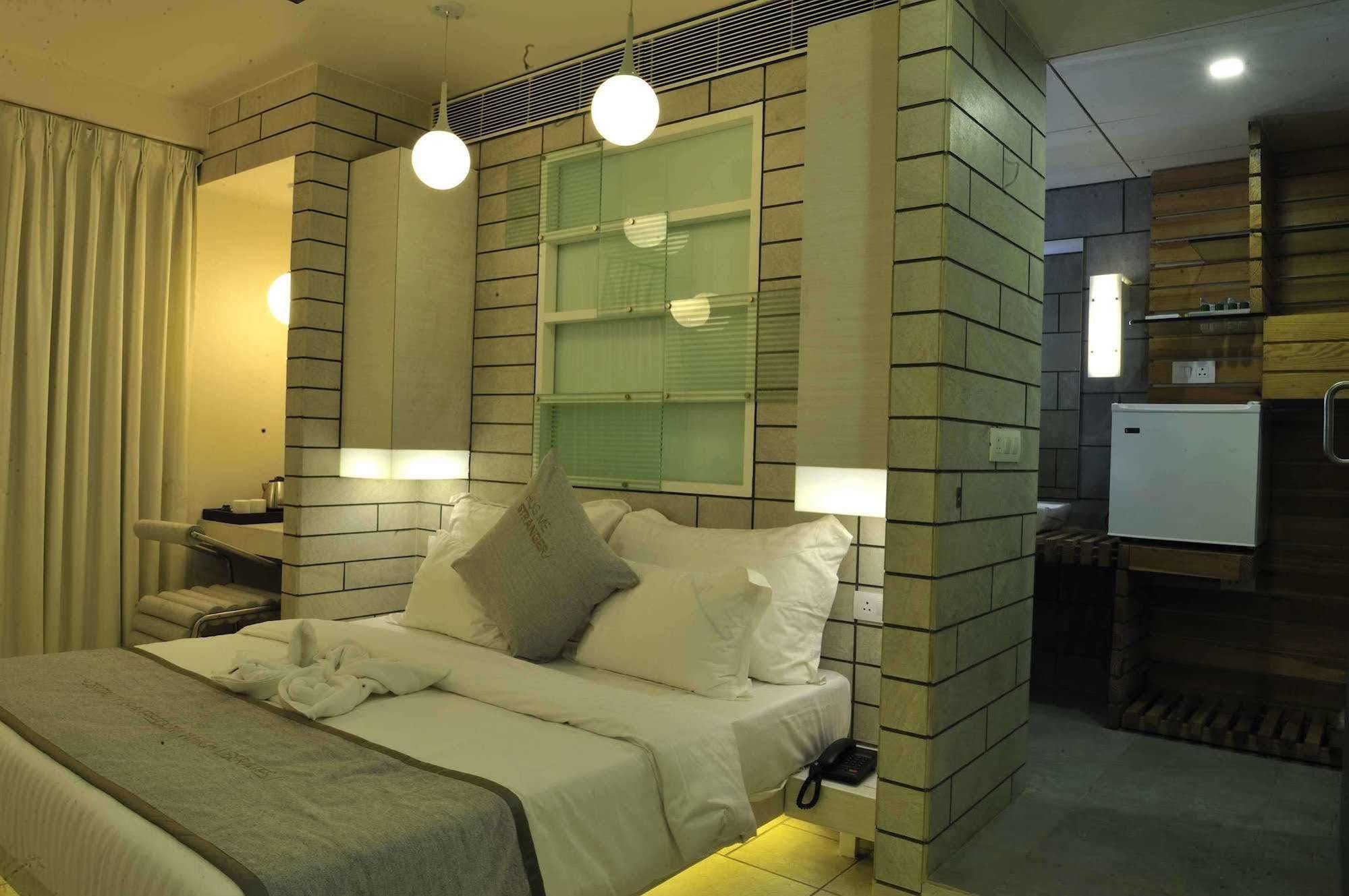 Hotel El Dorado Αχμπανταμπάντ Εξωτερικό φωτογραφία